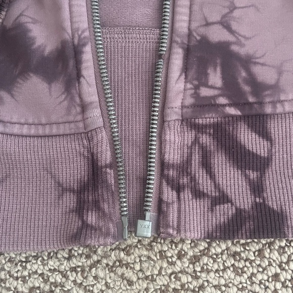 Lululemon jacket - Picture 4 of 6